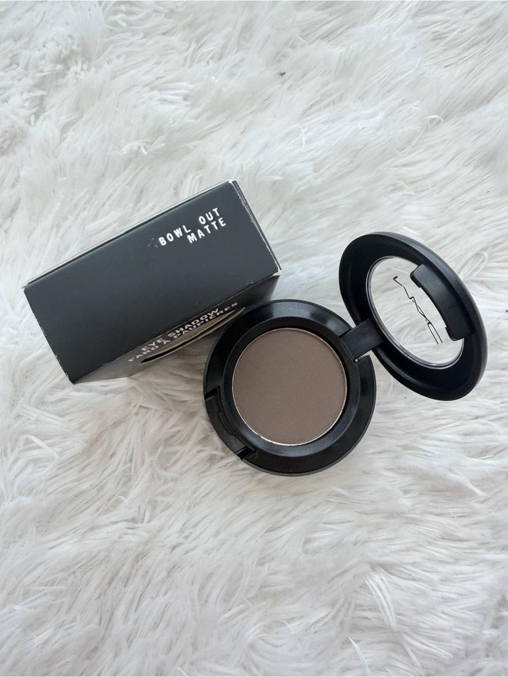 MAC Cosmetics Matte Eyeshadow “bowl out” - cool brown Shade
